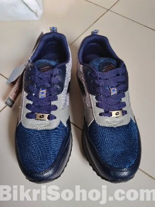Lotto shoe